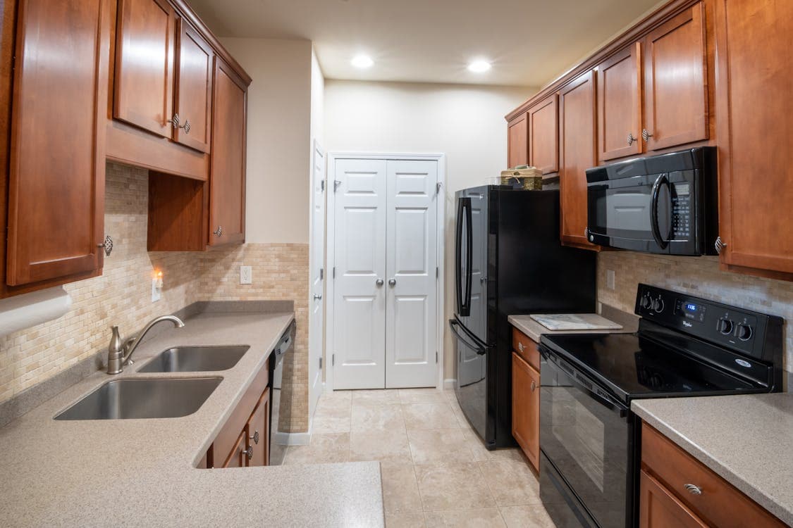 Kitchen cabinet & joinery production